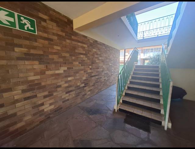 2 BEDROOM FLAT FOR SALE IN VANDERBIJLPARK CW 3